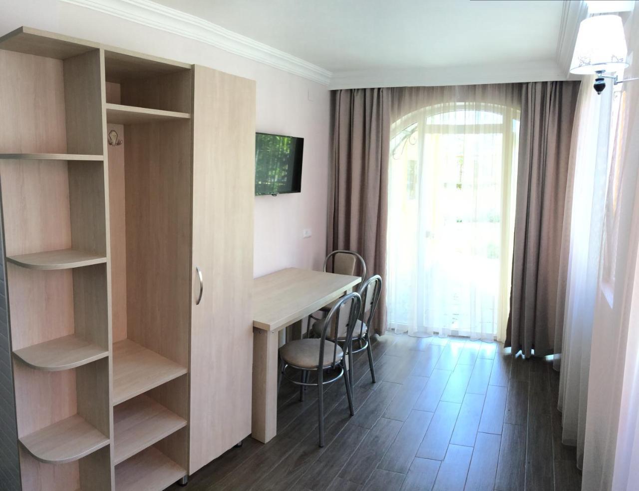Deluxe Guest House 卡瓦拉提 外观 照片