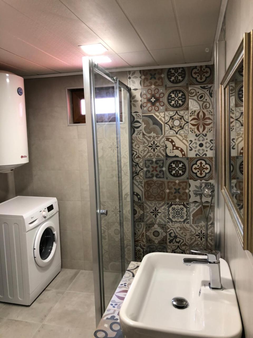 Deluxe Guest House 卡瓦拉提 外观 照片